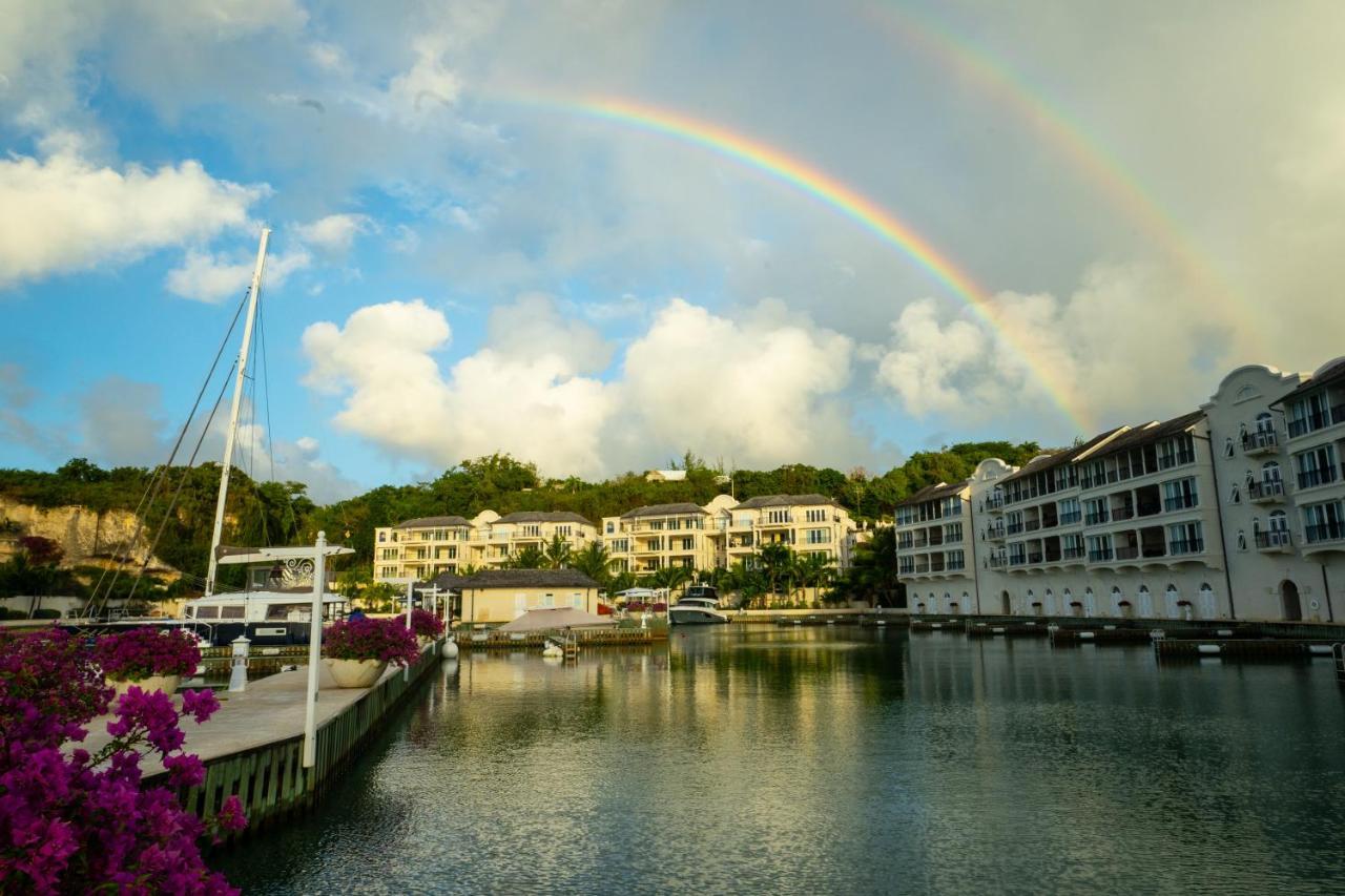 Port Ferdinand Marina & Luxury Residences เซนต์ปีเตอร์ ภายนอก รูปภาพ